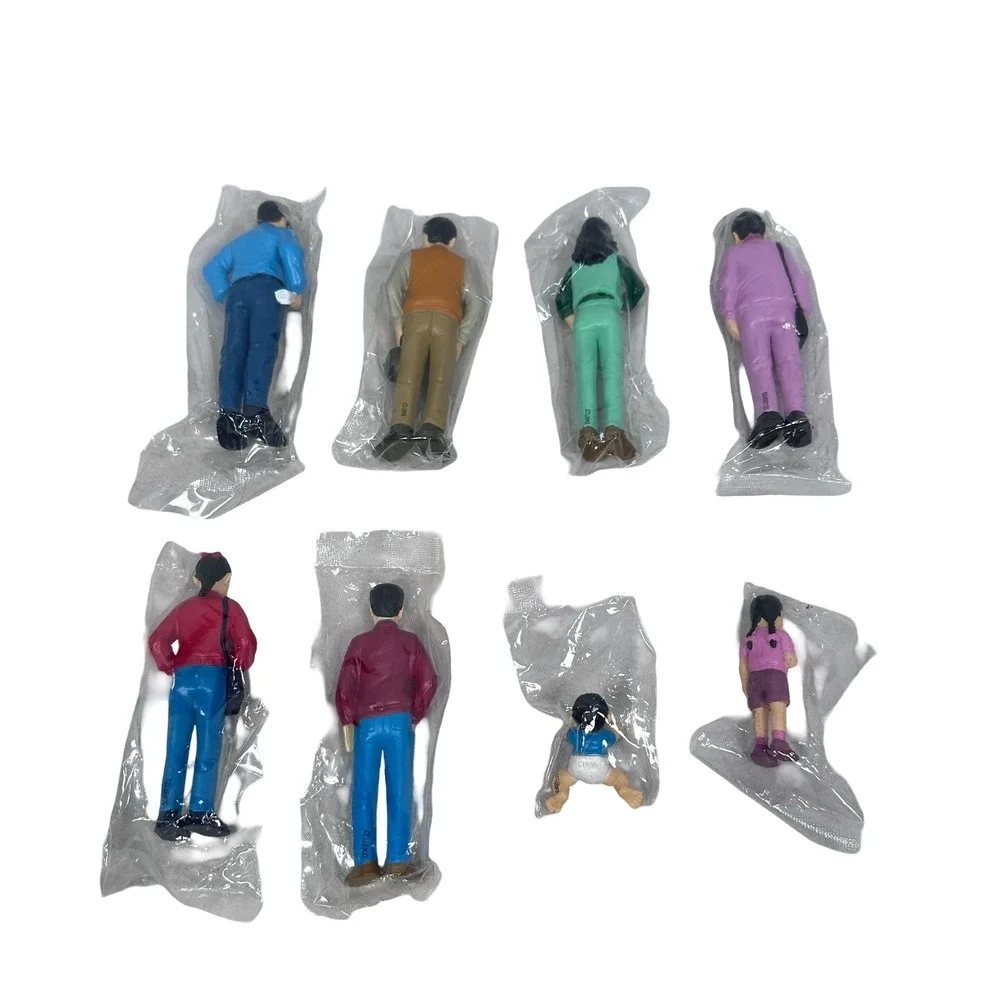 Creative Minds Pretend Play Hispanic Spanish Family Figures‎ Set of 8 New Sealed